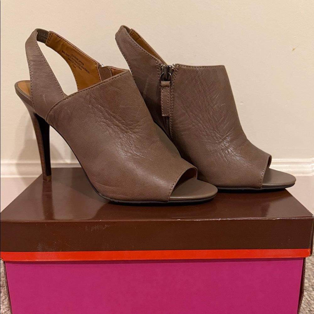 Elegant Brown Peep-Toe Heels
